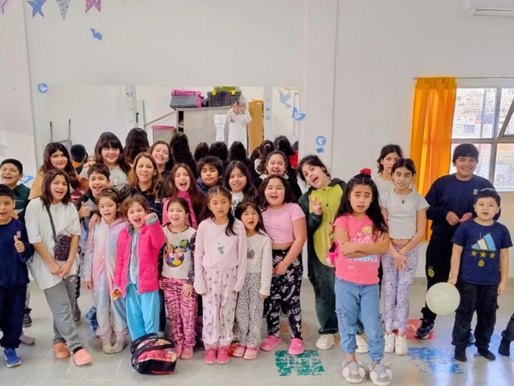 26 niños y niñas participaron de un pijama party en Patria Grande