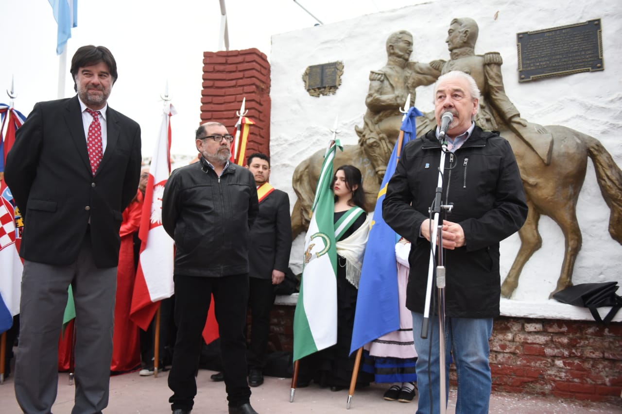 El Municipio participó del acto por el 208° aniversario de la Primera Junta de Gobierno de Chile