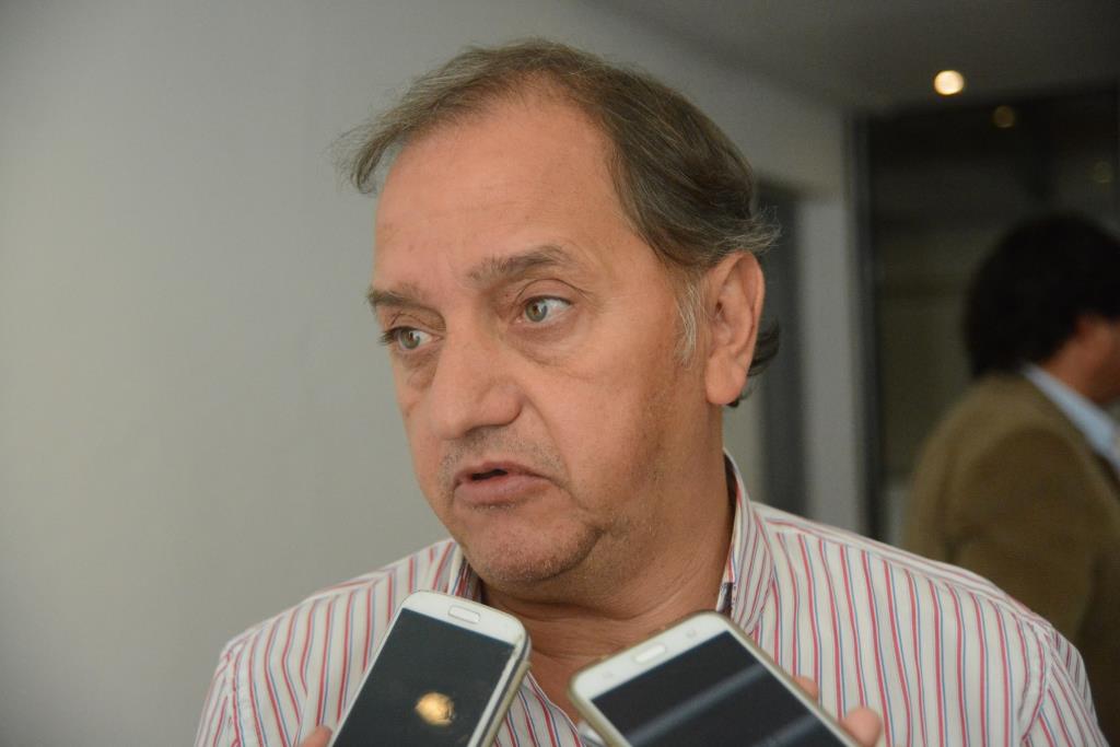 Linares: “Arcioni mando a votar en contra de los chubutenses”
