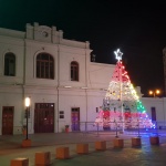 El Municipio instaló un arbolito de navidad en el Museo Ferroportuario