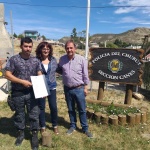 Linares entregó un subsidio a la División Canes de la Policía del Chubut