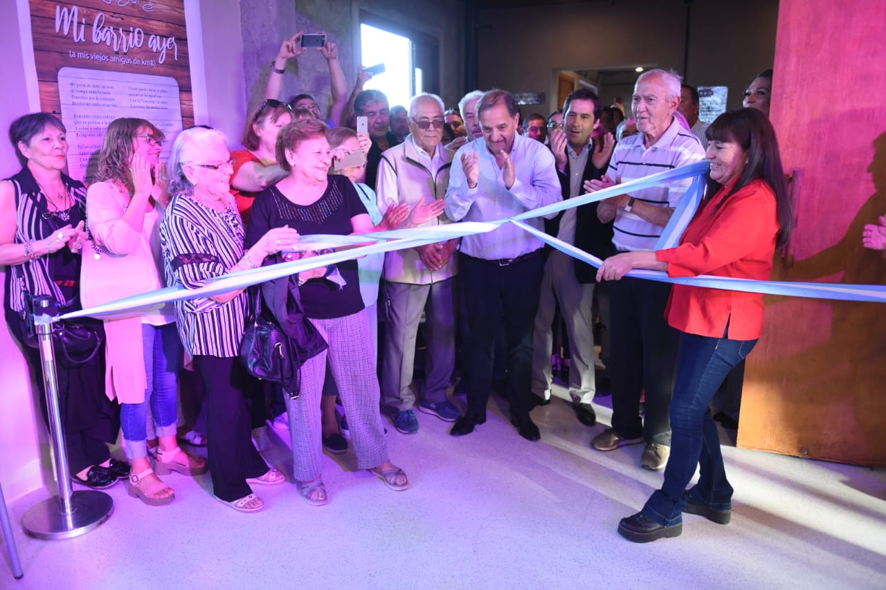 Linares inauguró el nuevo Centro Cultural de Km. 8