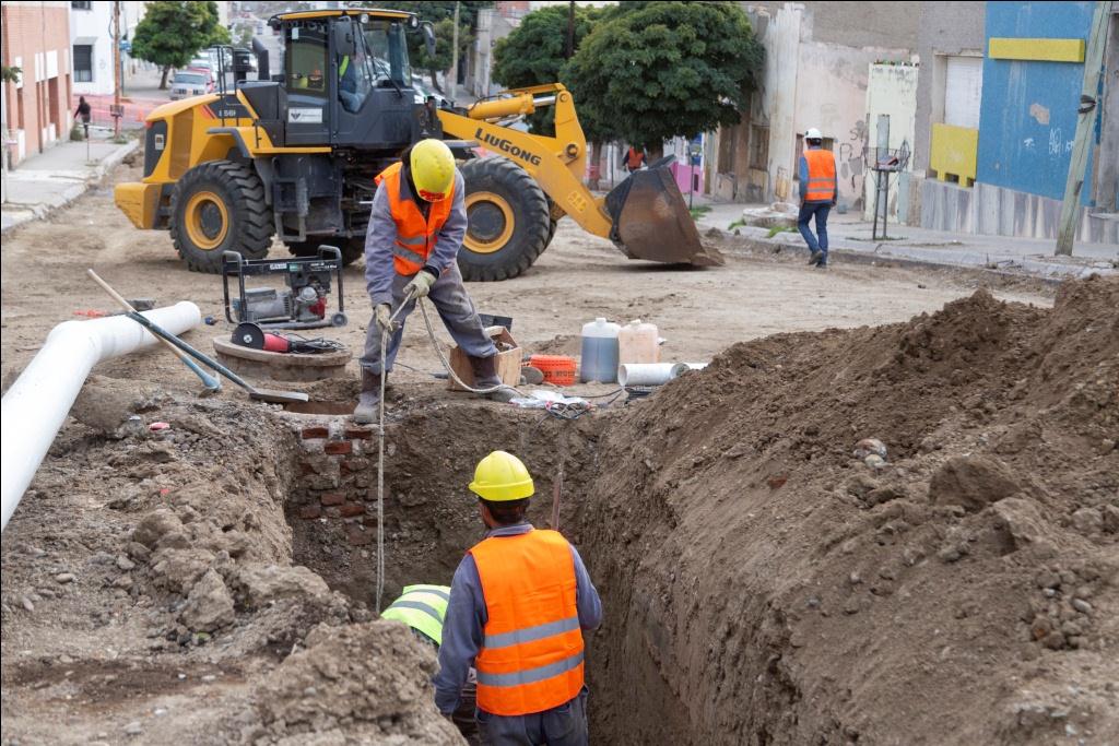 Luque: “Pavimento y servicios básicos son la prioridad para la gestión municipal”