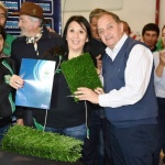 Linares firmó convenios para la instalación de 23 canchas de césped sintético en la ciudad