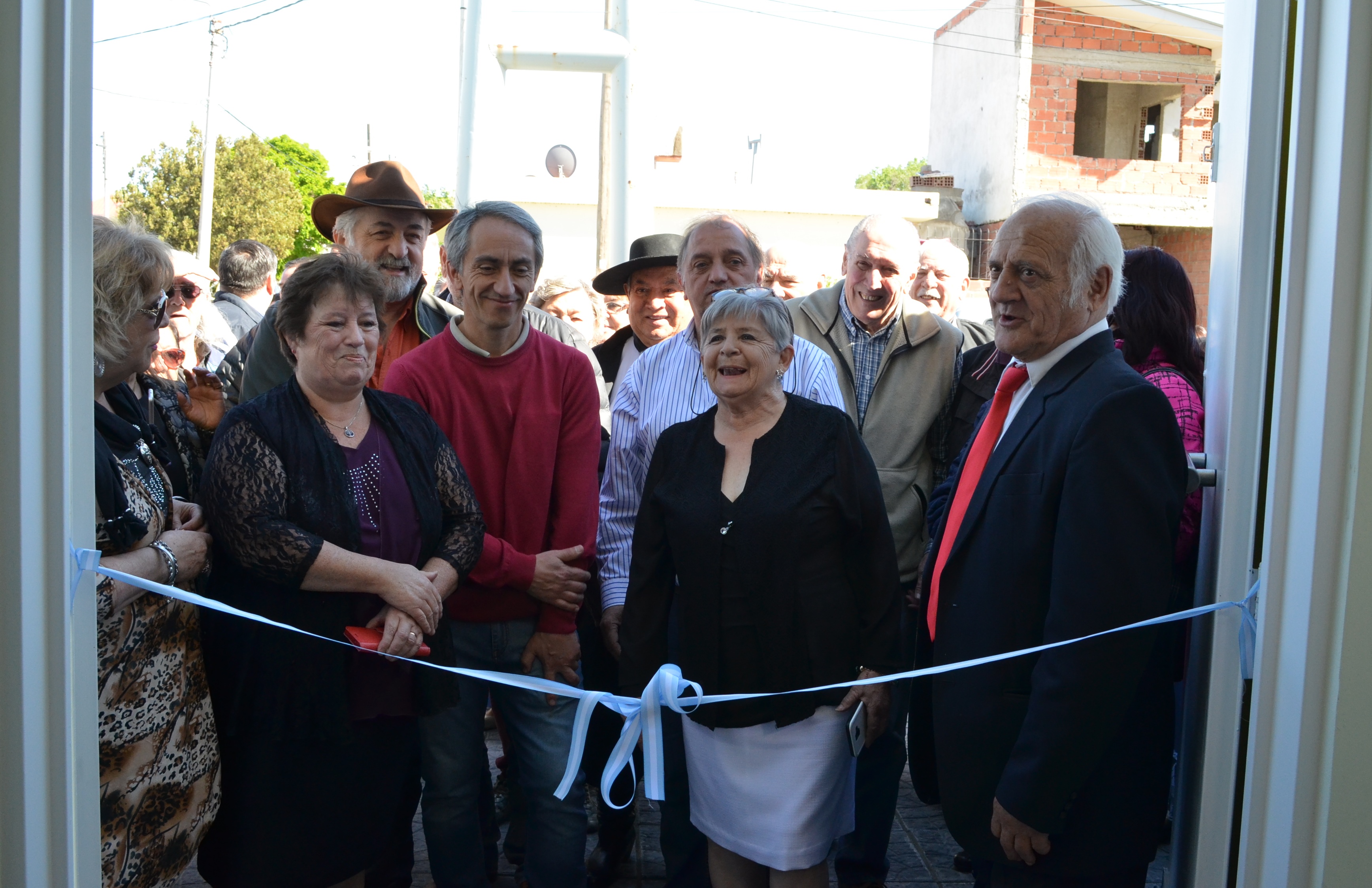 Con aportes municipales quedó inaugurada la obra del Centro de Jubilados y Pensionados del barrio Roca