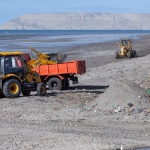 Fuertes tareas de saneamiento y limpieza en la playa del Stella Maris