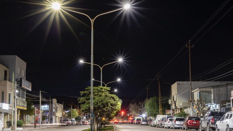 El Municipio profundiza el plan de recambio de luminarias en distintas zonas de la ciudad