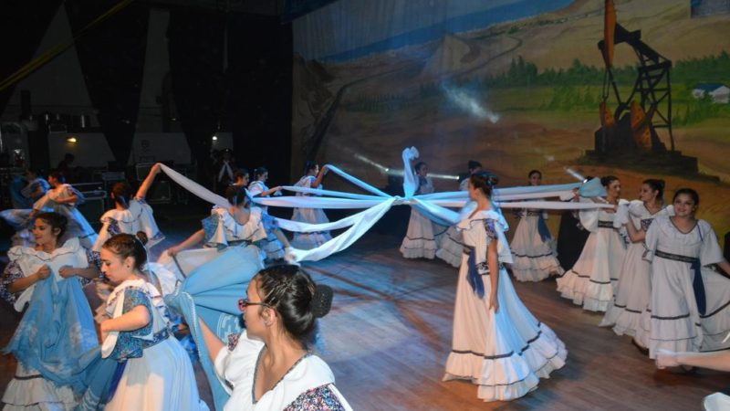 El municipio acompaña una nueva edición del «Festival por el Día Mundial del Folclore»