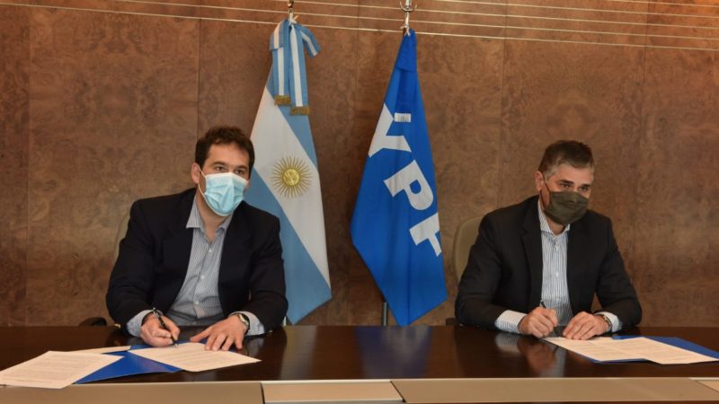 Luque firmó un convenio con YPF vinculado al Polo Tecnológico