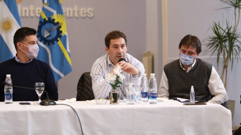 Luque mantuvo un encuentro con intendentes de la cuenca en Sarmiento