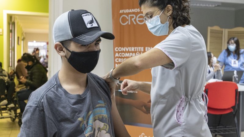 Covid-19: Comenzó la vacunación a menores de 18 años