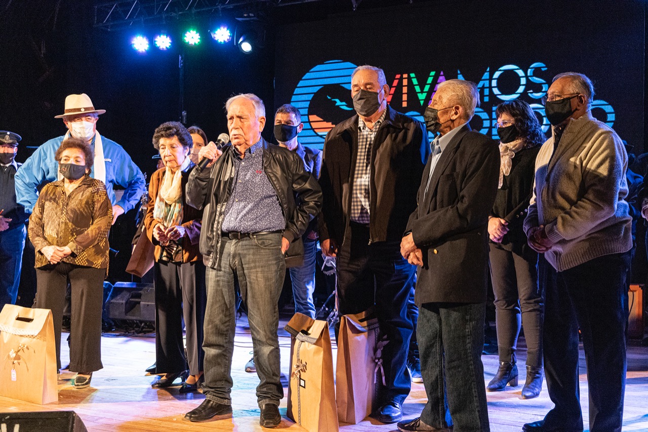 La Municipalidad homenajeó a los jubilados con un festival en el Teatro Español