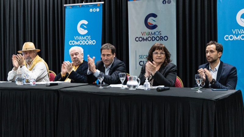 Luque: “Volvemos de disfrutar de la Feria del Libro más importante del interior”