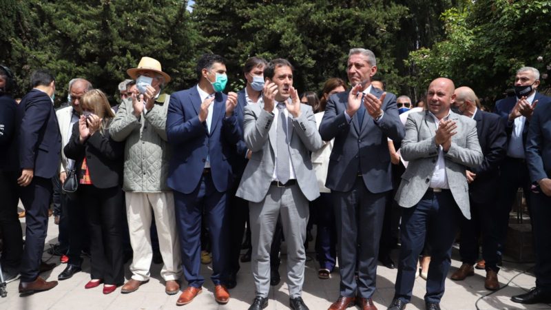 Luque envió un mensaje de unidad en la celebración por el Día Nacional del Petróleo