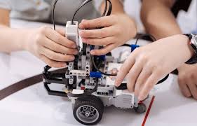 El Municipio lanza un ciclo de formación en Robótica Educativa para enseñar a niños y niñas de los CPB´s