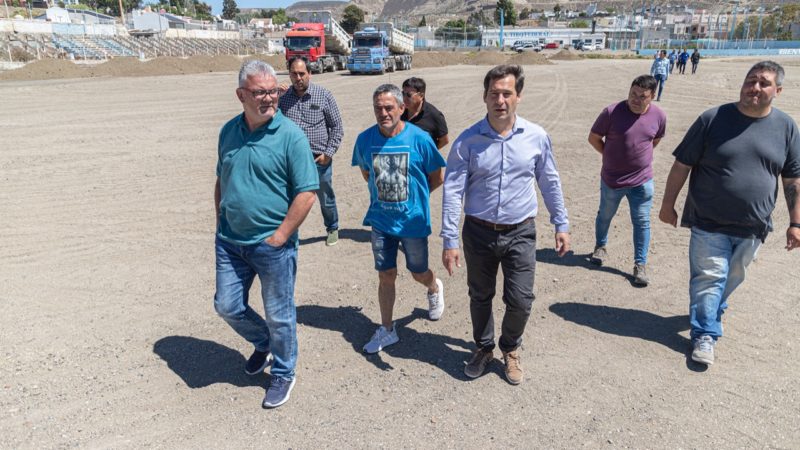 El Municipio avanza con la instalación de césped sintético en cuatro clubes