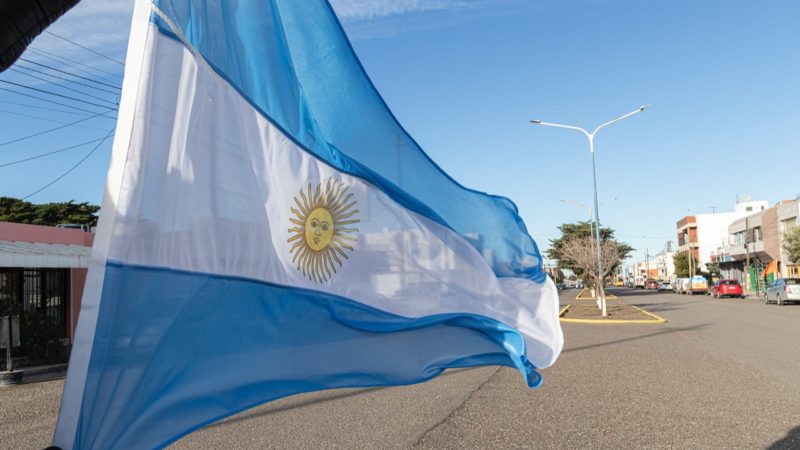 La avenida Polonia se prepara por primera vez para el desfile del 9 de Julio