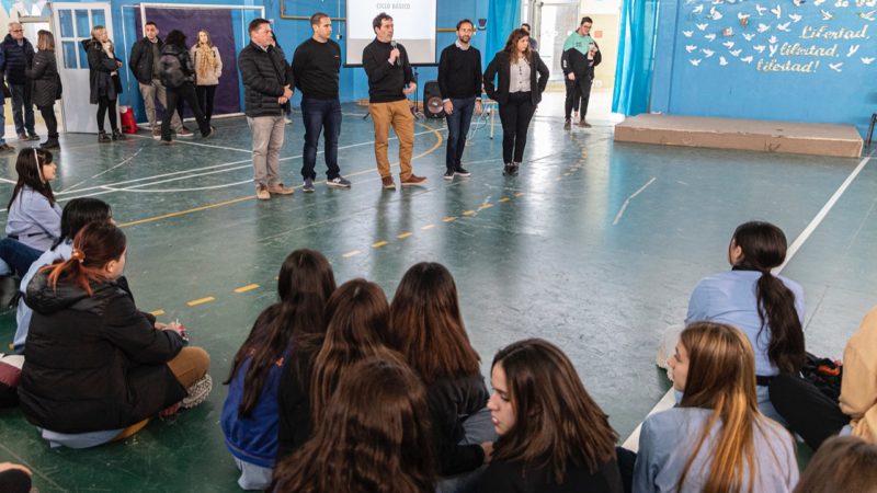 Luque busca potenciar los proyectos productivos en los colegios