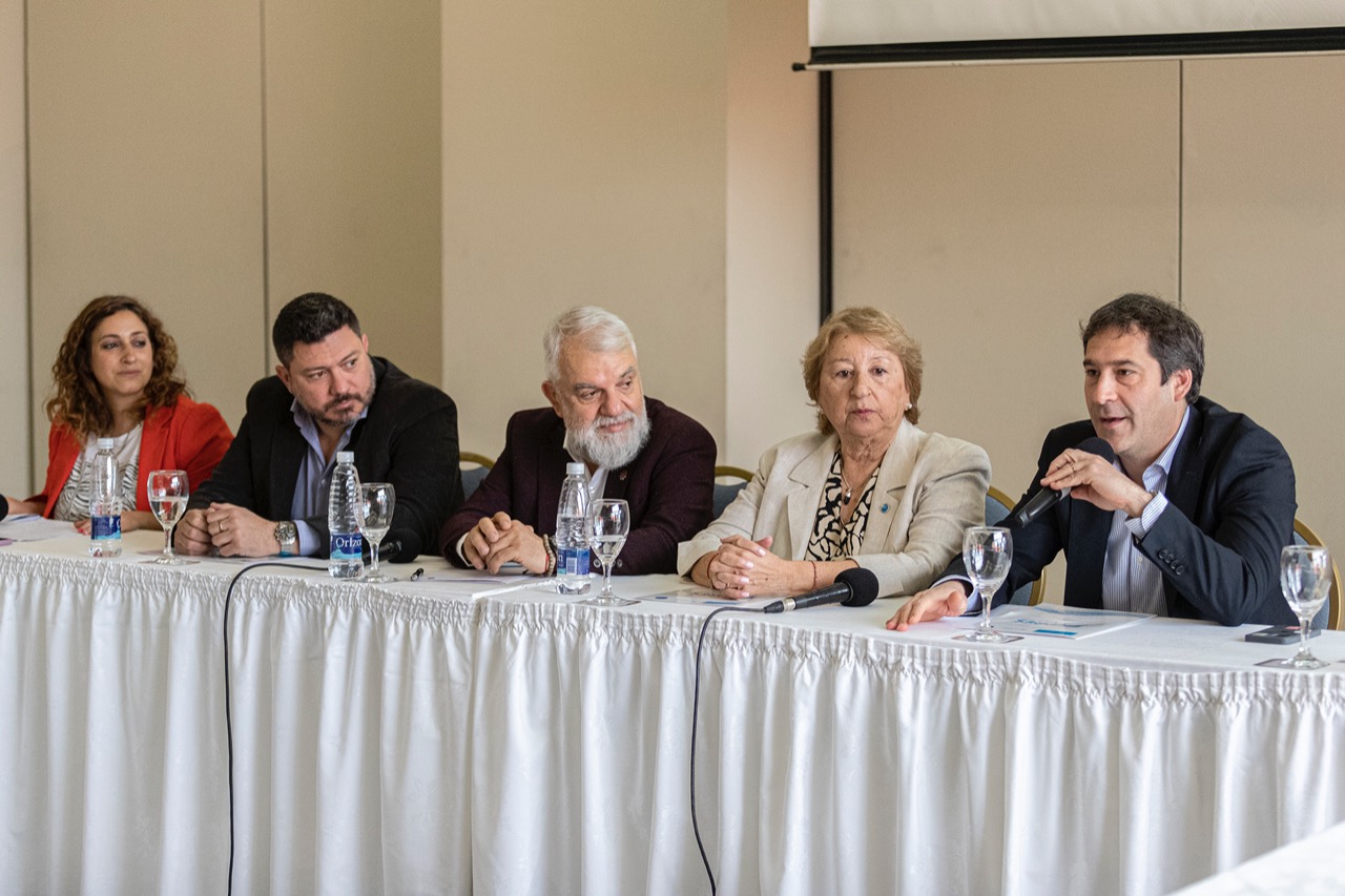 Luque participó de un plenario con rectores de universidades patagónicas