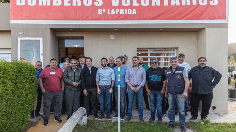 Luque entregó la llave a la Asociación de Bomberos para poner en funcionamiento el Destacamento de Laprida