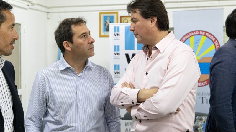 Luque participó de la firma de la obra del ensanchamiento de la Av. Almirante Brown en Rada Tilly