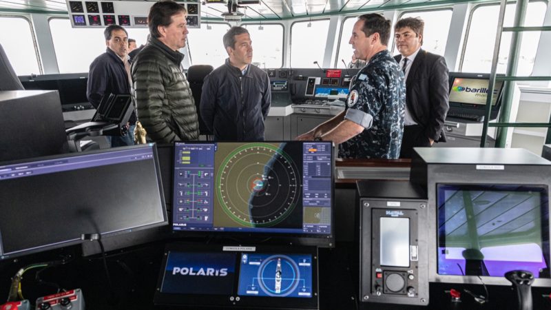 Luque recorrió el ARA Contraalmirante Cordero y destacó su tecnología de última generación