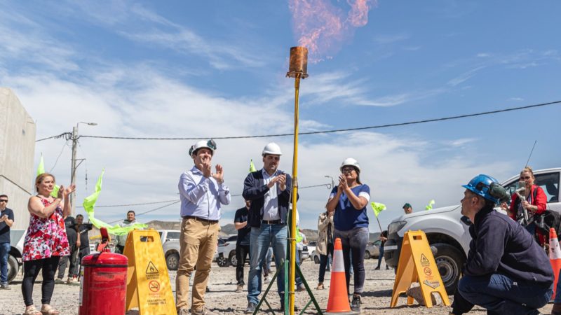 Luque inauguró red de gas para más de 120 familias en René Favaloro