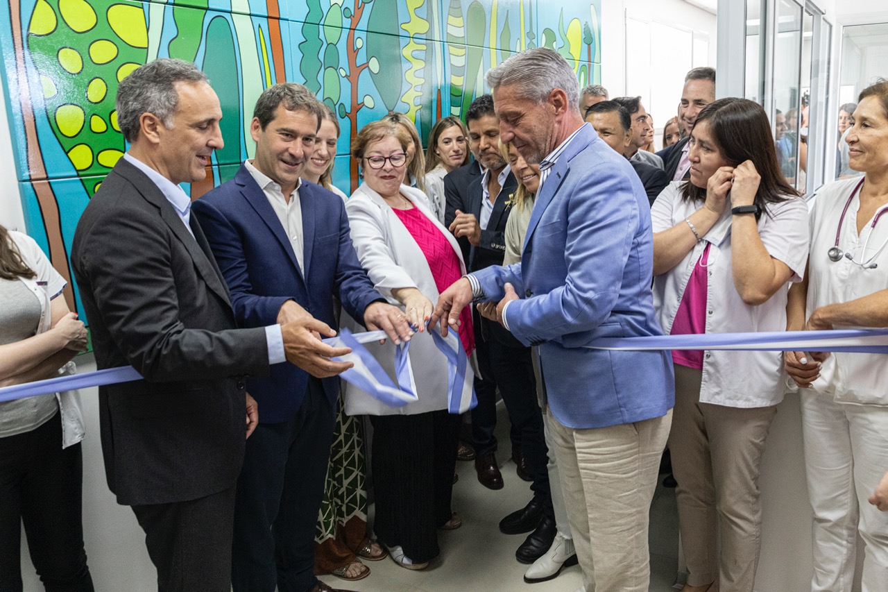 Luque participó de la inauguración del primer centro de oncología pediátrica de la región