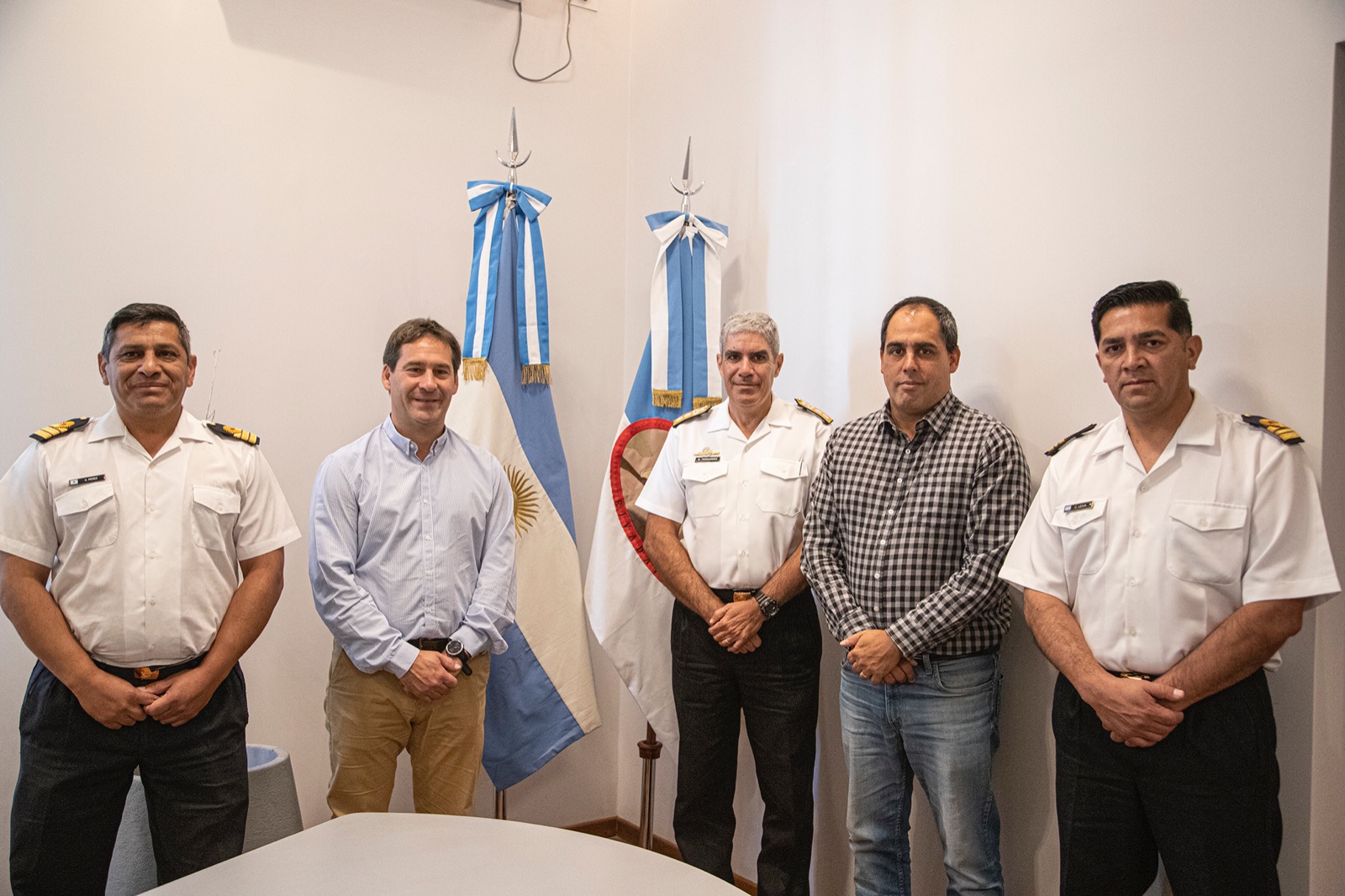 Luque recibió a autoridades de la Armada Argentina