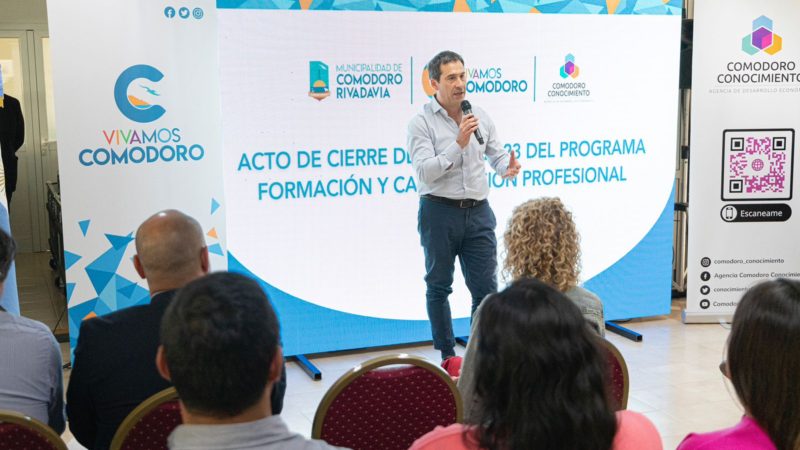 Luque encabezó el cierre del ciclo de capacitaciones 2023 de Comodoro Conocimiento