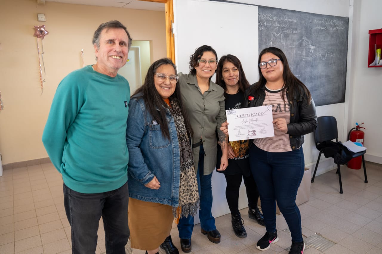 El Centro de Promoción Laboral culminó cuatro capacitaciones textiles