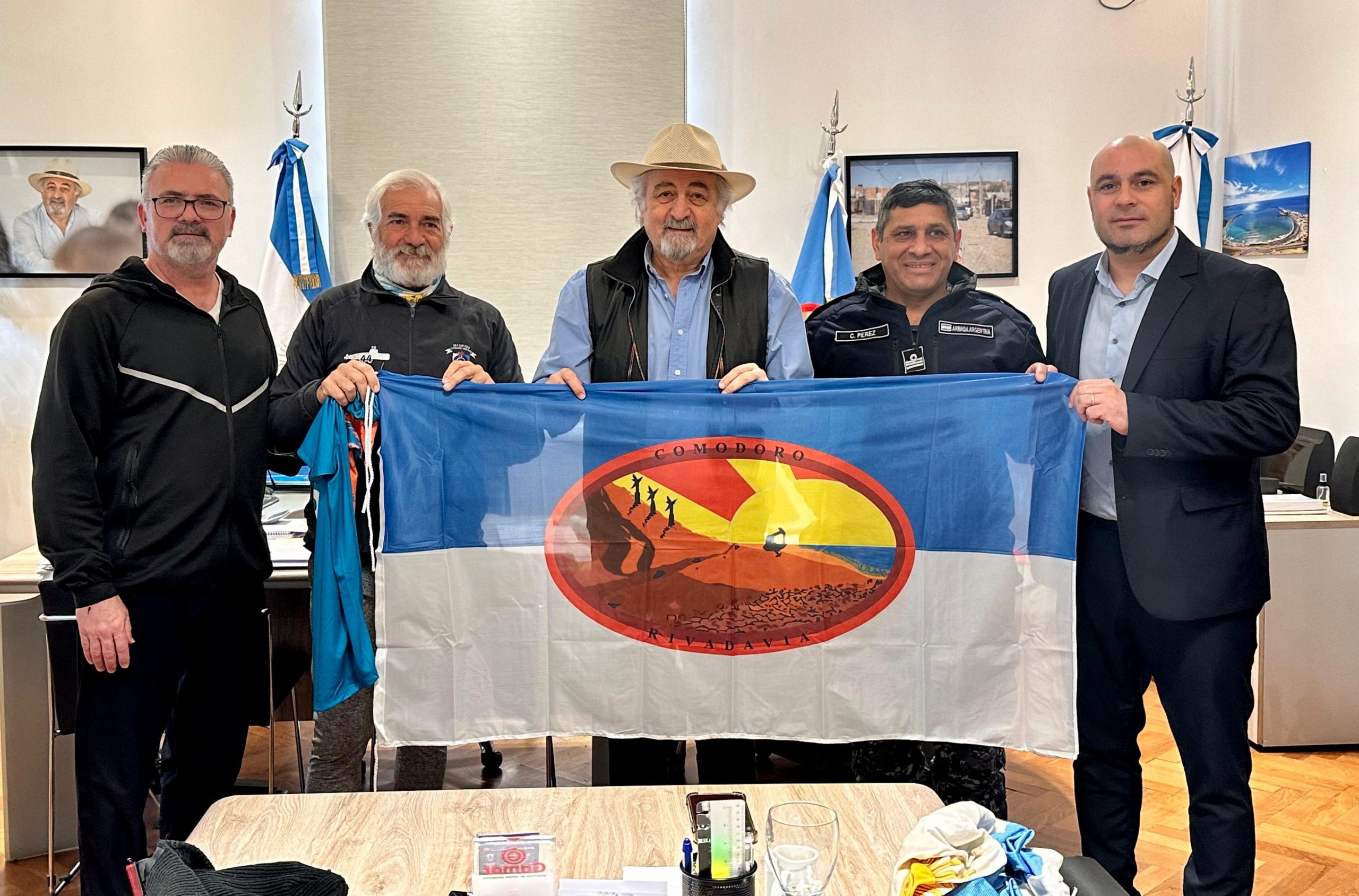 Othar recibió al ex comandante que homenajea a la tripulación del ARA San Juan