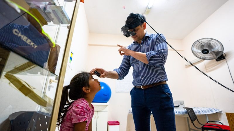 Más de 40 niños y adultos se realizaron controles de la visión en el Centro de Salud del barrio San Martín
