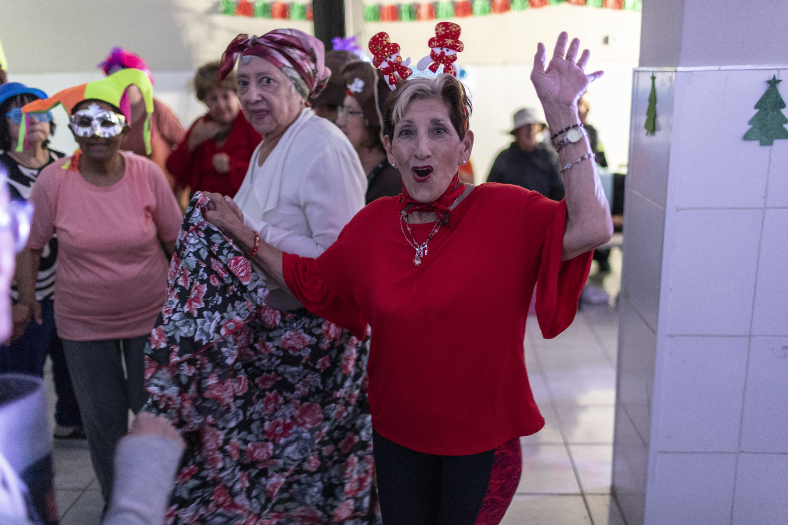Más de 120 adultos mayores disfrutaron del cierre de actividades en zona sur
