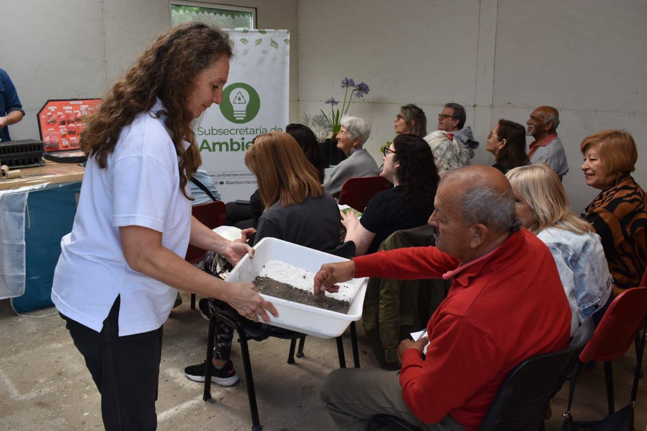 El Municipio impulsa talleres de siembra para niños y adultos mayores