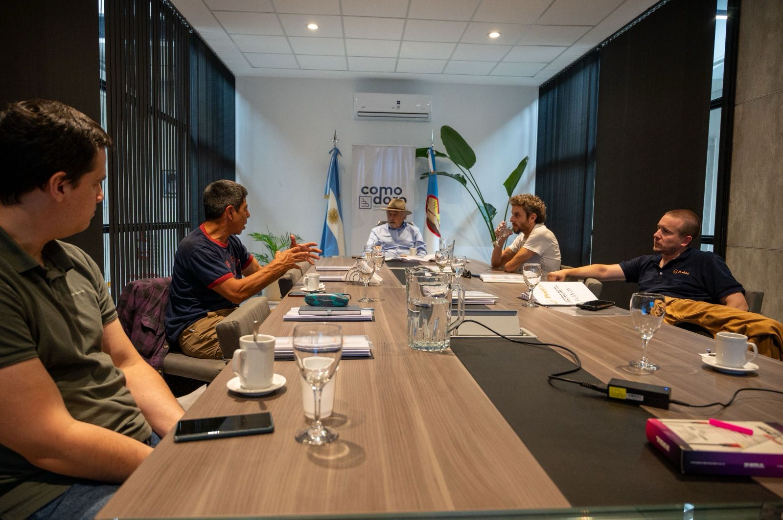 Othar recibió a las empresas que elaboraron un proyecto para avanzar con la obra del camino ARA San Juan