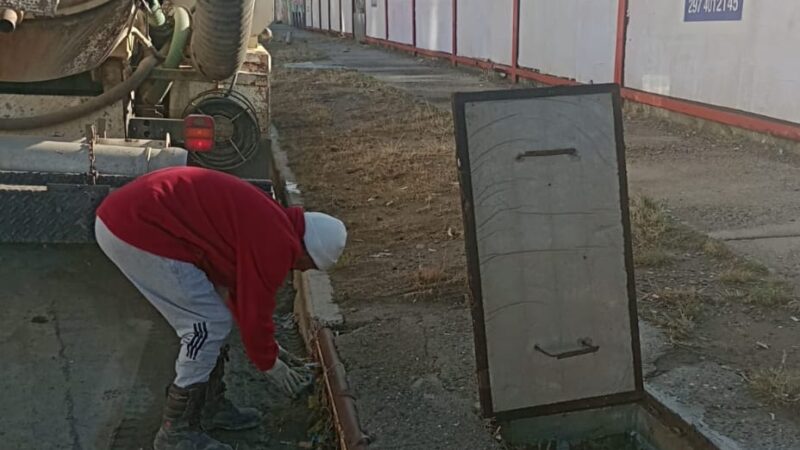 Tras las lluvias se intensifican las tareas de limpieza y saneamiento en los distintos sectores de la ciudad