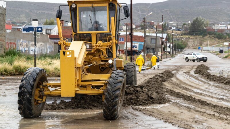 Tras la lluvia, el Municipio avanza con la recuperación y mantenimiento de la trama vial
