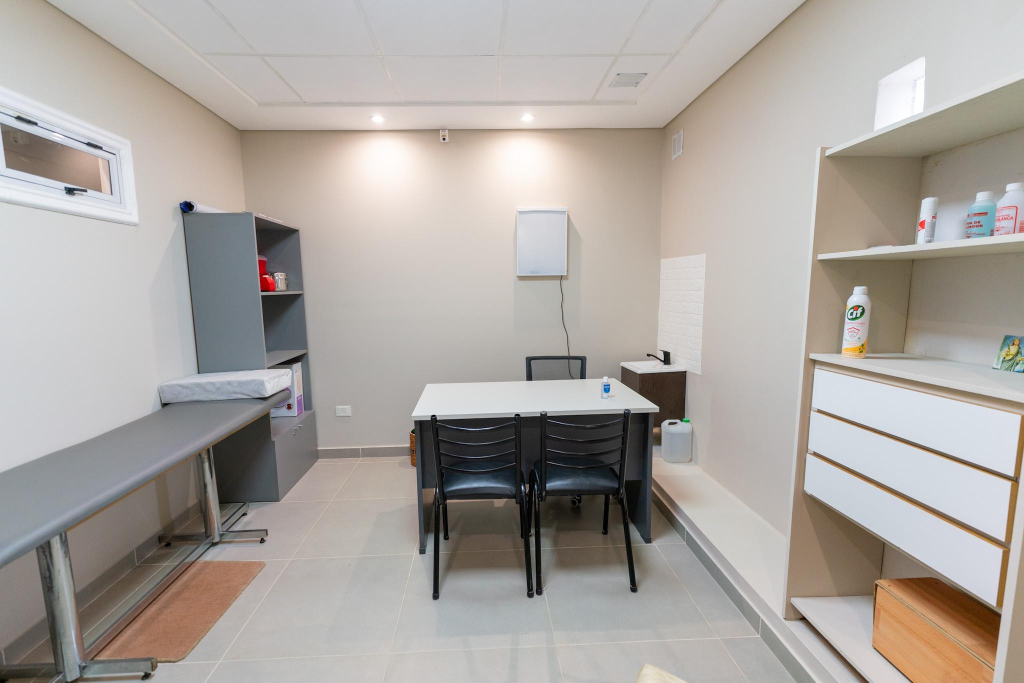 La Municipalidad acompañó la inauguración de los consultorios del Centro de Jubilados de Barrio Roca