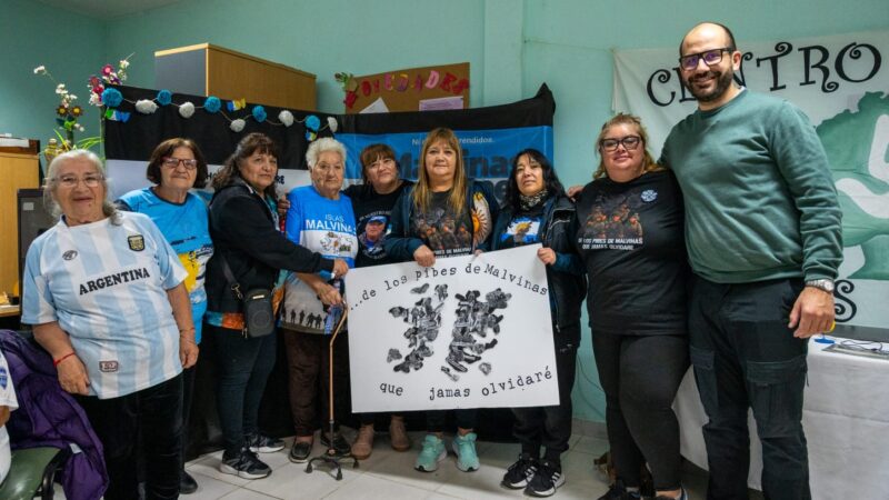 Adultos mayores homenajearon a los Héroes de Malvinas