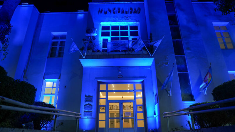 El Municipio se viste de azul para concientizar sobre autismo