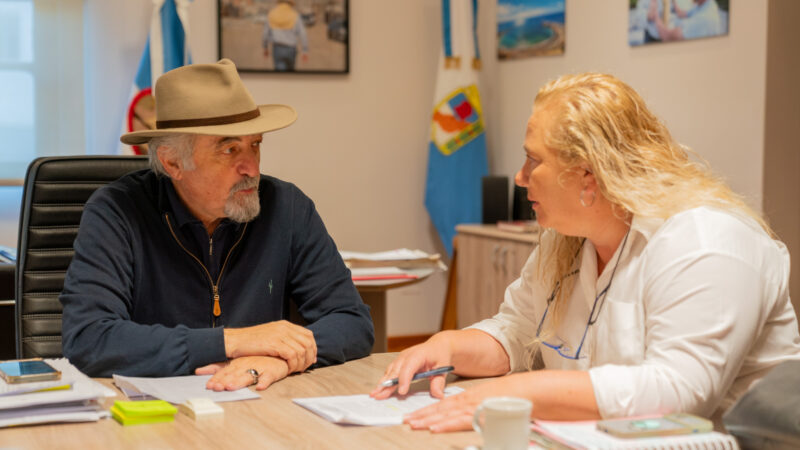 Othar se reunió con la Directora General de Escuelas, para acelerar los trabajos prioritarios en los colegios