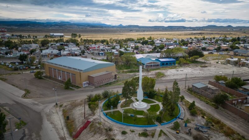 El Municipio ejecuta obras de cloacas, iluminación y mejoramiento en distintos barrios de Comodoro
