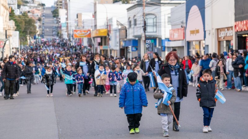 Comodoro celebró con fervor patriótico un nuevo aniversario de la Revolución de Mayo