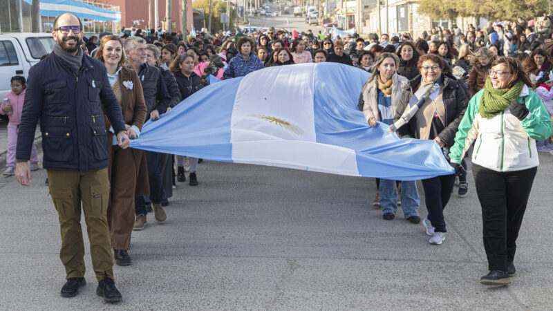 El barrio San Martín celebró el 25 de Mayo con un colorido desfile