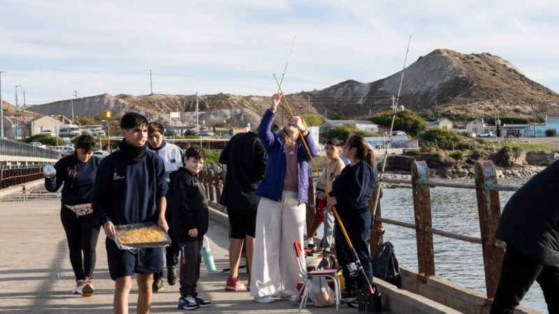 Adolescentes de La Esquina vivieron una jornada de pesca en Caleta Córdova
