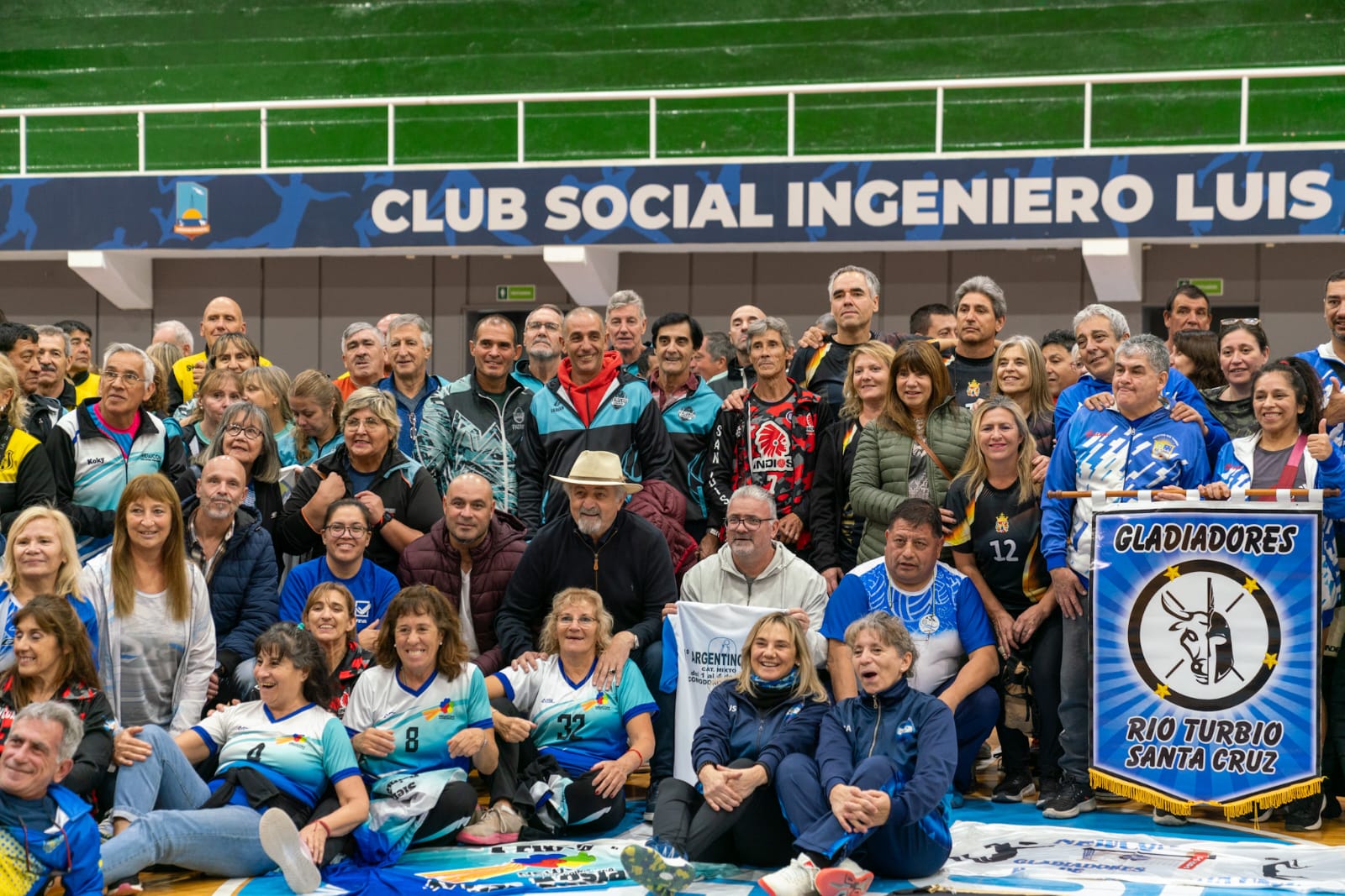 Con la participación de 25 equipos, quedó inaugurado el Torneo Nacional de Newcom Mixto