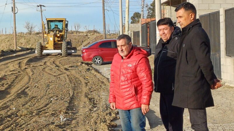 Continúan los trabajos de mantenimiento vial en todo el ejido urbano de la ciudad