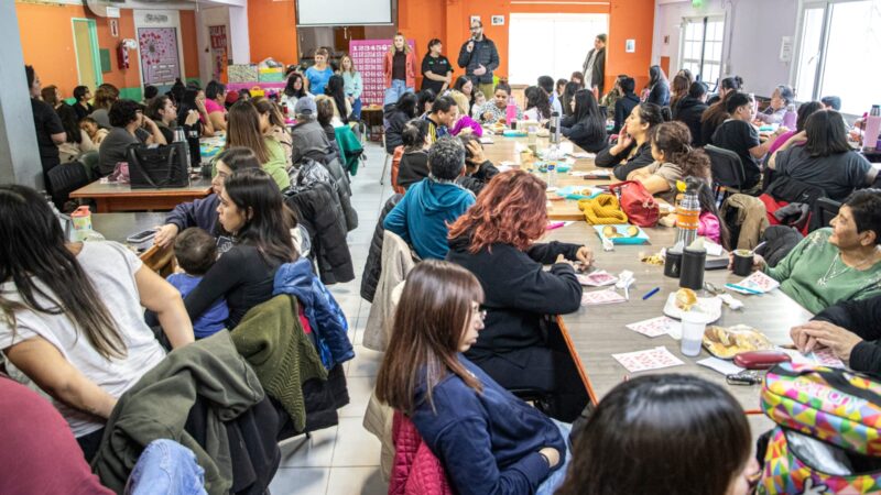 El Municipio concretó un Mate-Bingo que reunió a más de 200 vecinos del barrio San Martín