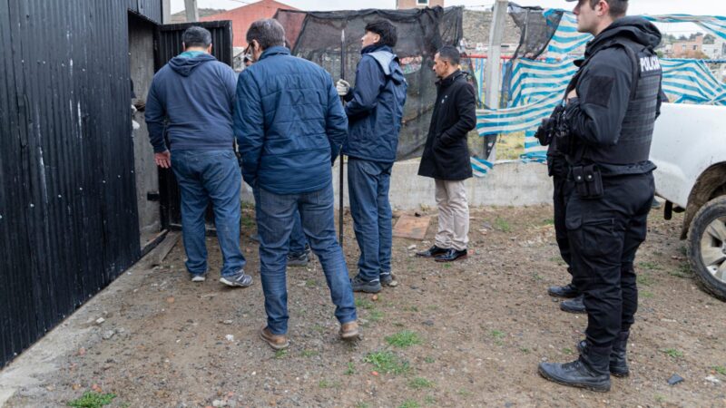 El Municipio recuperó un terreno usurpado con tres construcciones